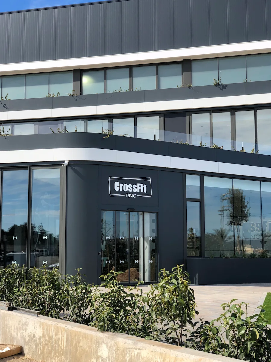 Trabajos de revestimiento exterior de Novaltec en el complejo deportivo de Rafa Nadal