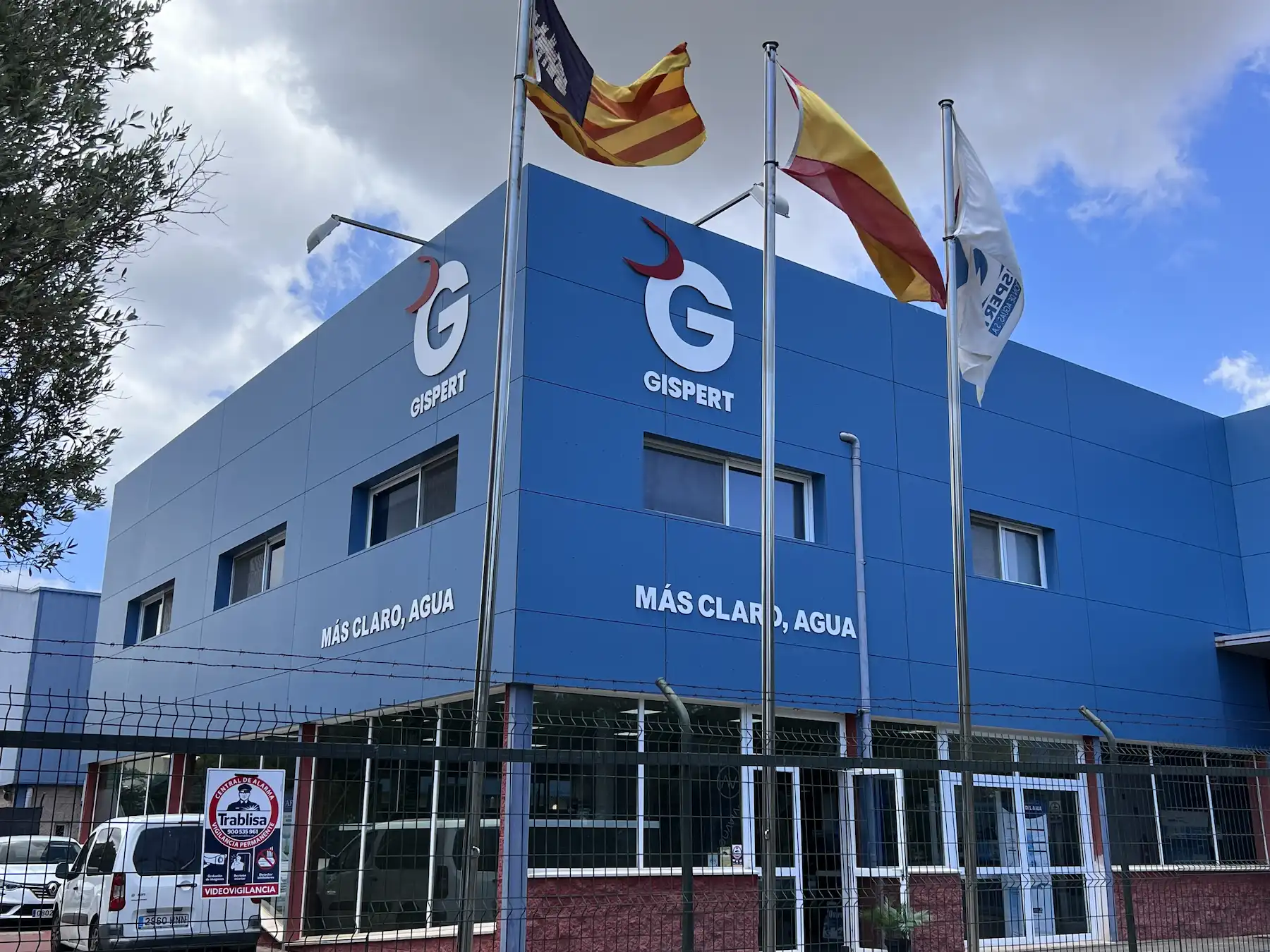 Fachada de la nave de Gispert ejecutada por Novaltec